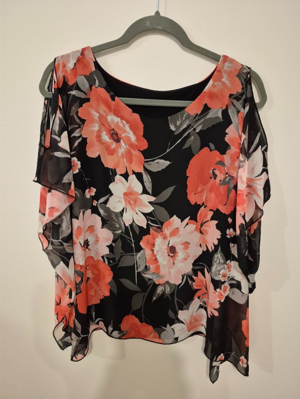 Ricki's Floral Flowy Top - S